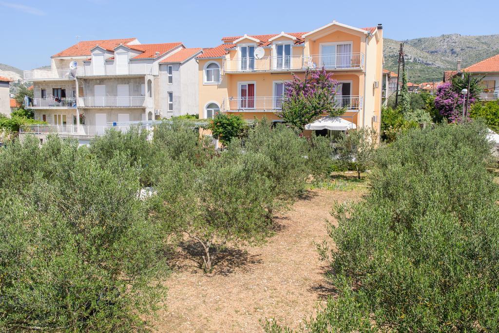 Apartments Grgic Trogir Exterior foto