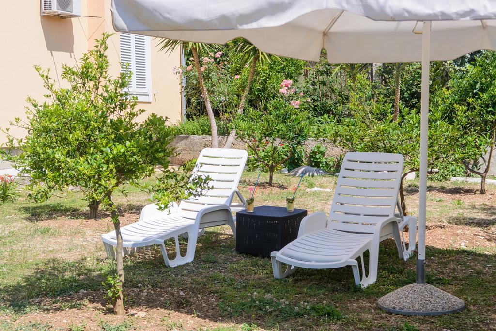 Apartments Grgic Trogir Exterior foto