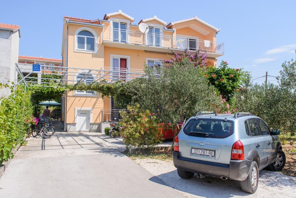 Apartments Grgic Trogir Exterior foto