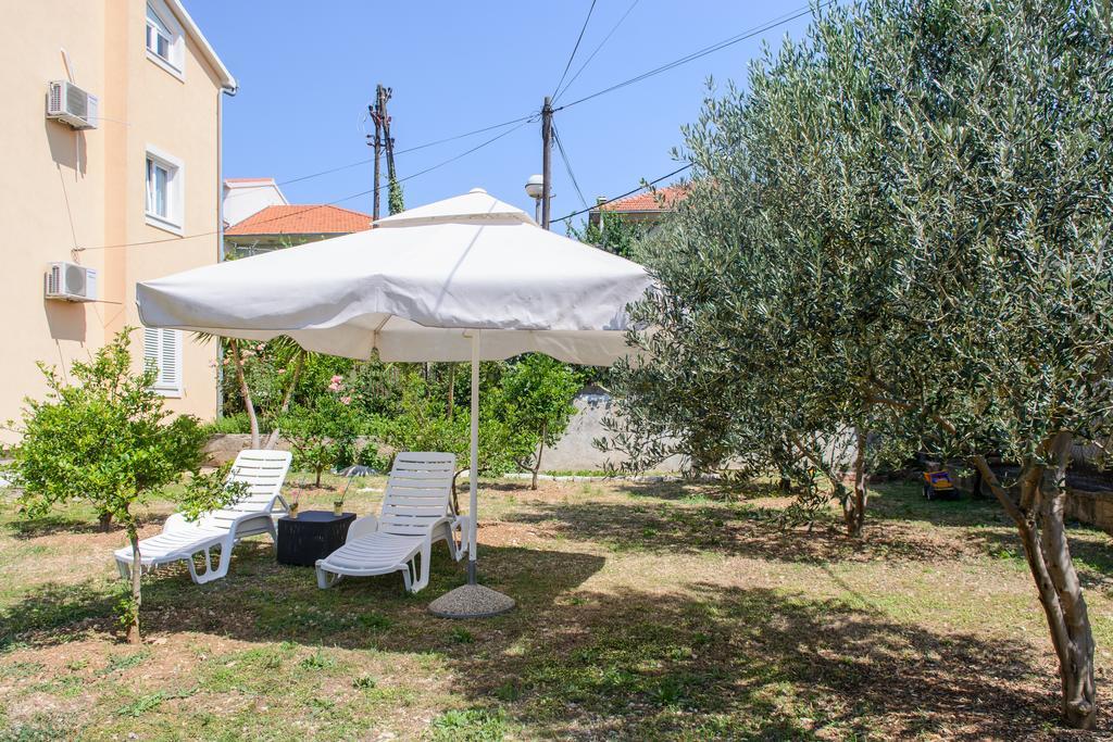 Apartments Grgic Trogir Exterior foto