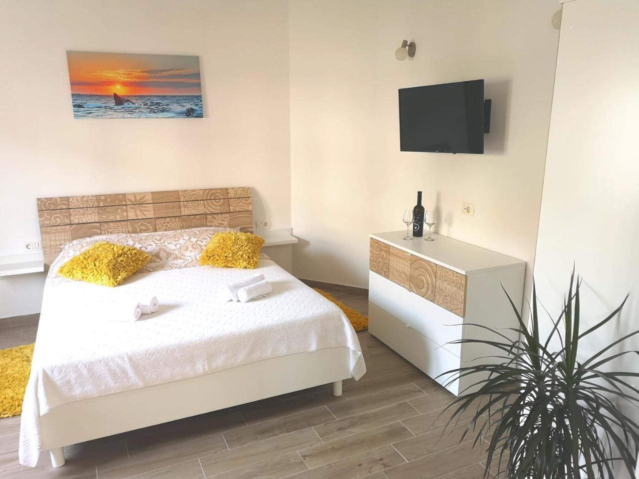 Apartments Grgic Trogir Exterior foto